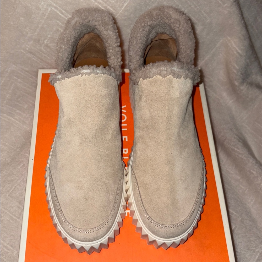 NWT VOILE BLANCHE LUNA Suede Ankle Boots in Beige - Picture 9 of 15